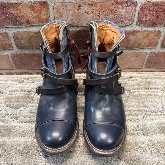 Freebird by Steven Crue Women's Leather Bootie Boots Blue, Size 7 Ankle Zip - Picture 2 of 13